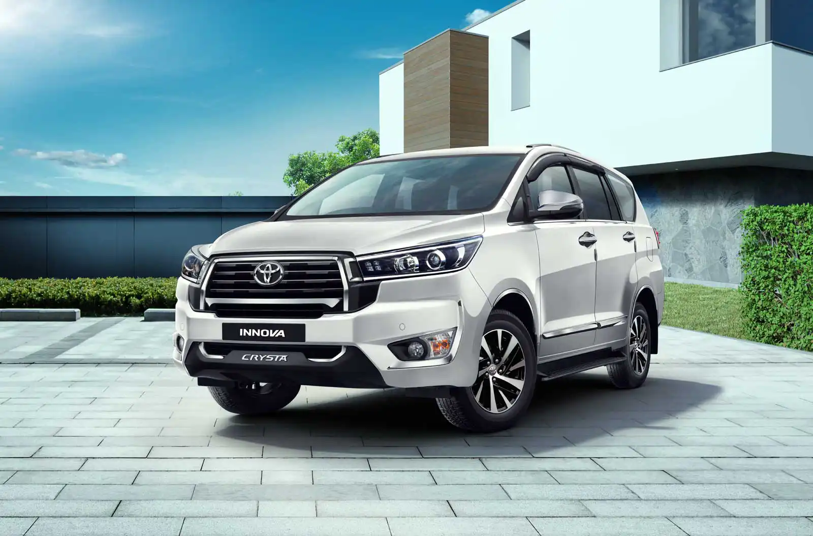 Innova Crysta cab available with Jamnagar Cab Line